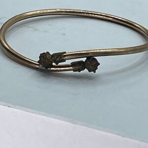 Antique Victorian Etruscan Revival gold tone bracelet.